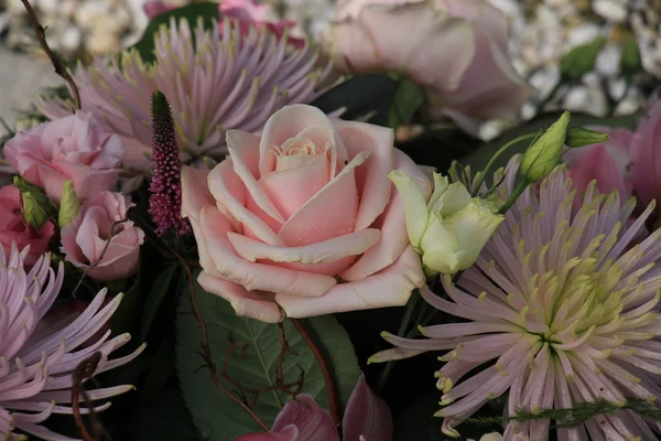 Pastel arreglo de boda rosa —  Fotos de Stock