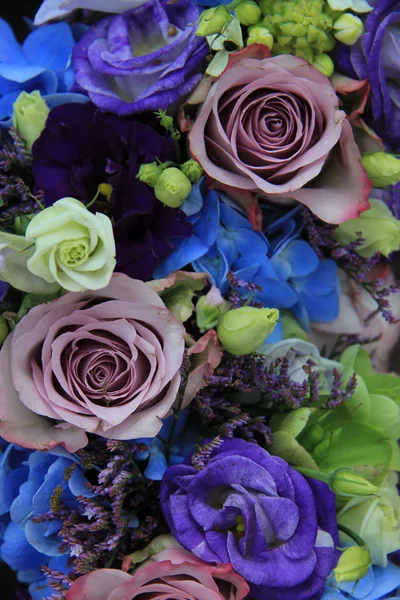 Blue and purple bridal bouquet — Stock Photo, Image