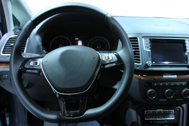 modern otomobil iç