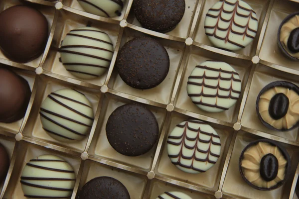 Chocolade snoepjes in een doos — Stockfoto