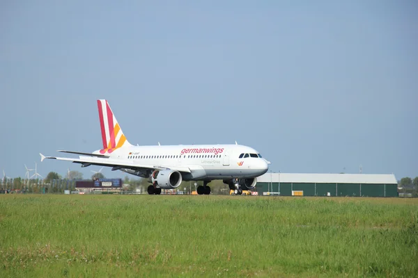 May,11th 2015,  Schiphol Airport, the Netherlands: D-AKNP German — Stock Photo, Image