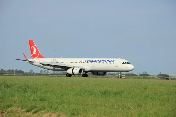 May,11th 2015,  Amsterdam the Netherlands: TC-JSL Turkish Airlin — Stock Photo, Image