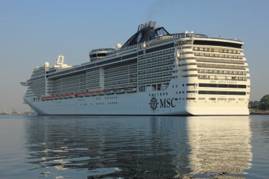 Velsen, Hollanda - 2 Temmuz 2015: Msc Splendida