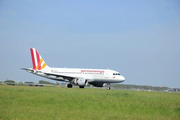 May,11th 2015,  Schiphol Airport, the Netherlands: D-AKNP German — Stock Photo, Image