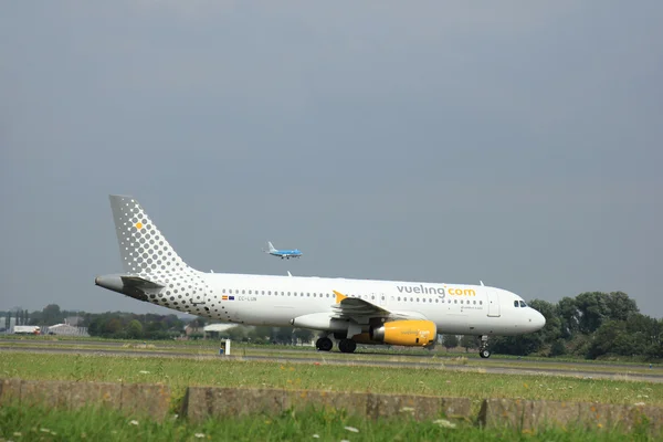 Amsterdam, The Netherlands - August 10 2015: EC-LUN Vueling Airb — 图库照片