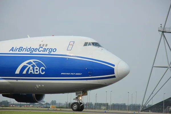 Amsterdã, Holanda - 10 de agosto de 2015: VQ-BHE AirBridgeCar — Fotografia de Stock