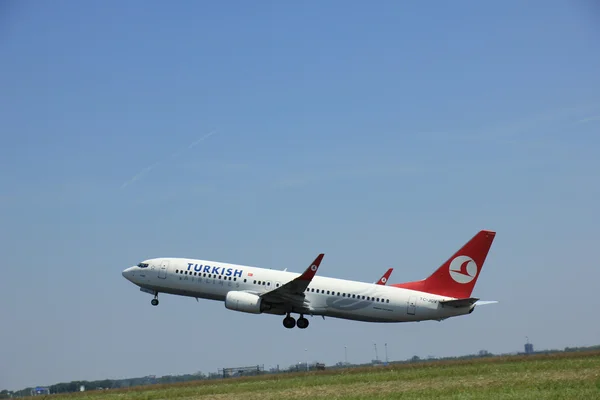 Amsterdam, Países Bajos - 12 de junio de 2015: TC-JGV Turkish Airlin — Foto de Stock