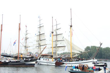 Velsen, Hollanda - 19 Ağustos 2015: Yelken Amsterdam 2015