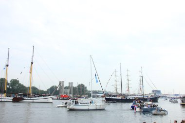 Velsen, Hollanda - 19 Ağustos 2015: Yelken Amsterdam 2015