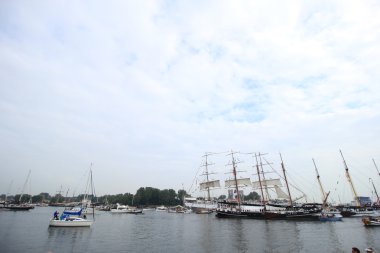 Velsen, Hollanda - 19 Ağustos 2015: Yelken Amsterdam 2015