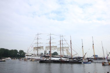 Velsen, Hollanda - 19 Ağustos 2015: Yelken Amsterdam 2015