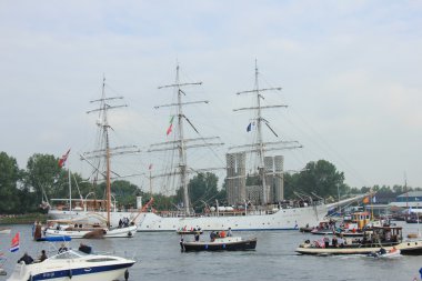 Velsen, Hollanda - 19 Ağustos 2015: Yelken Amsterdam 2015