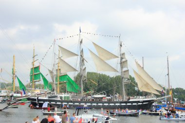 Velsen, Hollanda - 19 Ağustos 2015: Yelken Amsterdam 2015