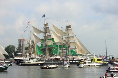 Velsen, Hollanda - 19 Ağustos 2015: Yelken Amsterdam 2015