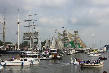 Velsen, Hollanda - 19 Ağustos 2015: Yelken Amsterdam 2015