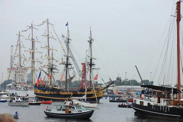 Velsen, Hollanda - 19 Ağustos 2015: Yelken Amsterdam 2015