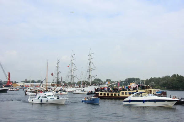 Вельсен, Нидерланды - 19 августа 2015 года: Парус Амстердам 2015 — стоковое фото