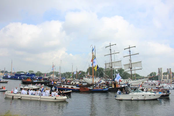 Velsen, Hollanda - 19 Ağustos 2015: Yelken Amsterdam 2015