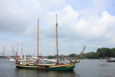 Velsen, Hollanda - 19 Ağustos 2015: Yelken Amsterdam 2015