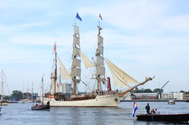 Velsen, Hollanda - 19 Ağustos 2015: Yelken Amsterdam 2015