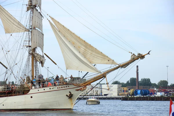 Velsen, Países Bajos - 19 de agosto de 2015: Sail Amsterdam 2015 — Foto de Stock