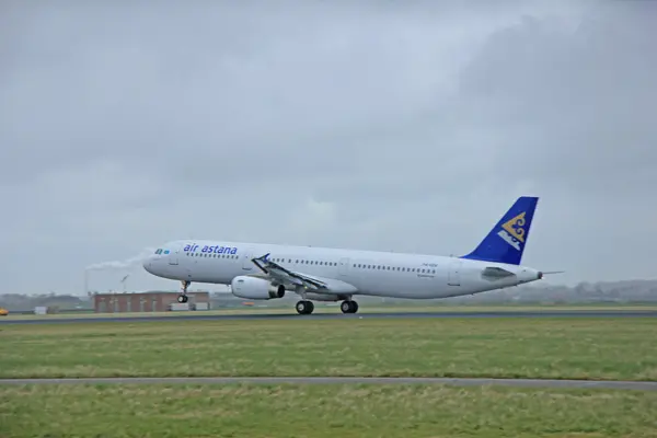 March, 27th 2015, Amsterdam Schiphol Airport P4-KDA Air Astana A — Stock Photo, Image