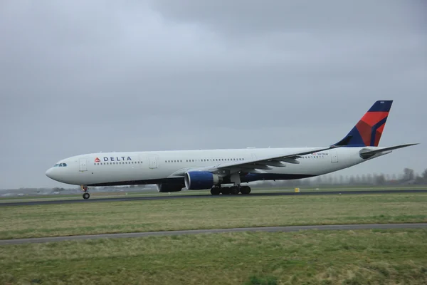 Marca, 27 2015, Amsterdam Schiphol Airport N811nw Delta Air Li — Zdjęcie stockowe