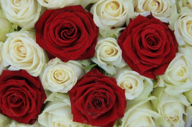 Kırmızı ve beyaz gül düğün düzenleme