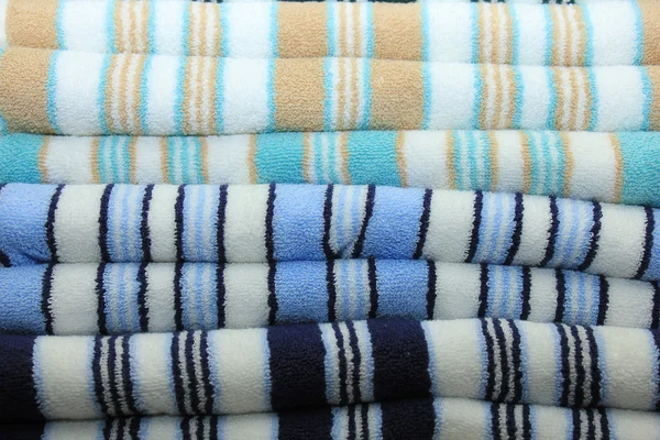 Στοιβάζονται ριγέ πετσέτες — Φωτογραφία Αρχείου