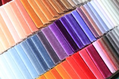 Kadife örnekleri bir mağaza