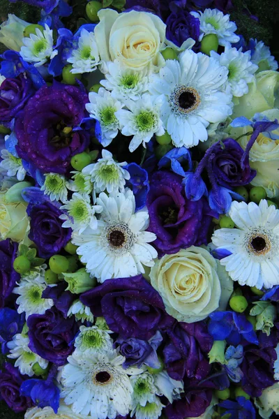 Bruids arrangement in blauw en wit — Stockfoto