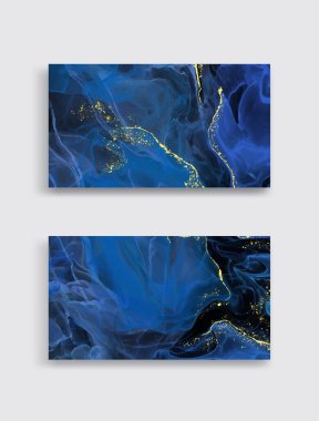 Alkolün mürekkep rengi arka plan. Soyut dikey çok renkli mermer desenli pankart. Akrilik boyalar karıştırılıyor.