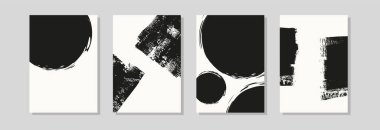 Dört soyut siyah beyaz fırça kompozisyonu, kalın vuruşlar ve dairesel şekiller, duvar sanatı ve markalaşması için modern minimalist vektör posterleri..
