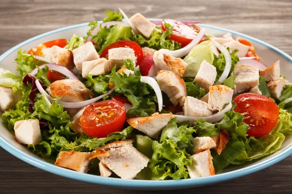 Salad with chicken meat — Stock Photo, Image
