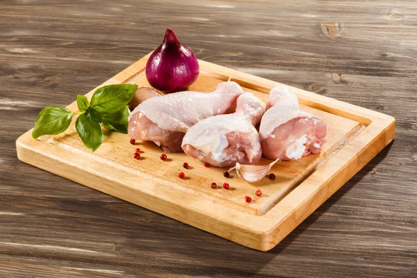 Palitos de pollo crudos frescos —  Fotos de Stock