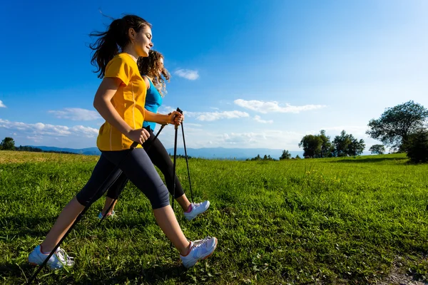 Nordic Walking — Stockfoto