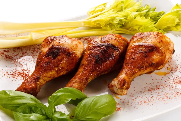 Grilled chicken drumsticks — Stock Photo, Image