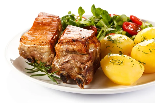 Roasted ribs and vegetables — Stock Photo, Image