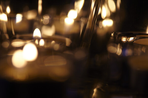 Свечи в очках
