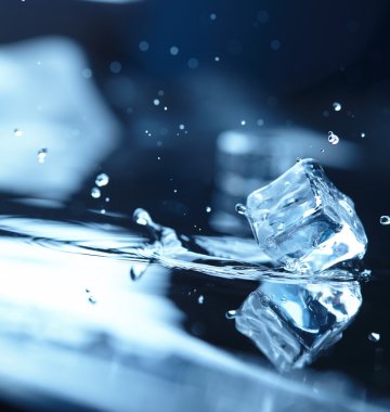 küpleri ile su sıçrama