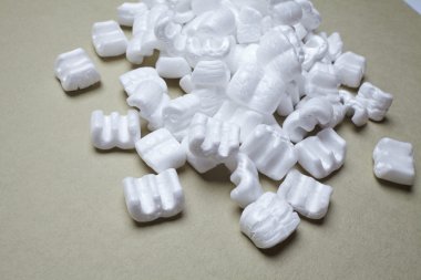 Beyaz paketleme dolum