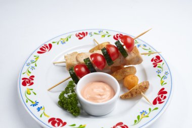 Tabakta tavuk kebabı