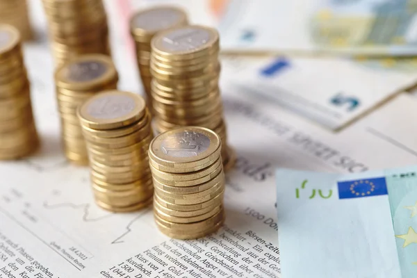 Geschäftskonzept mit Euro-Münzen — Stockfoto