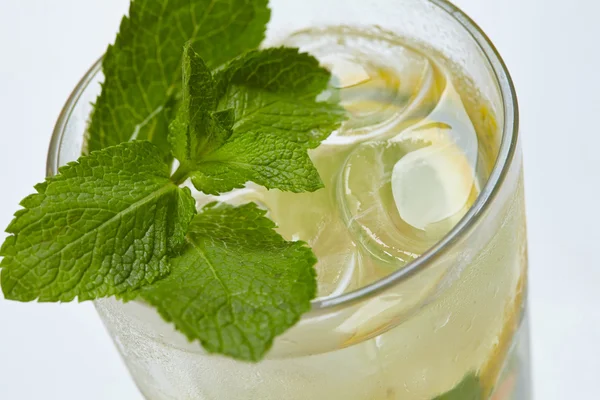 Cold summer lemonade — Stock Photo, Image