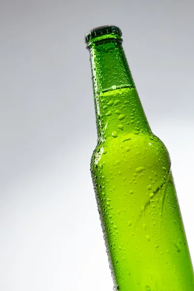 Frasco de cerveja verde — Fotografia de Stock