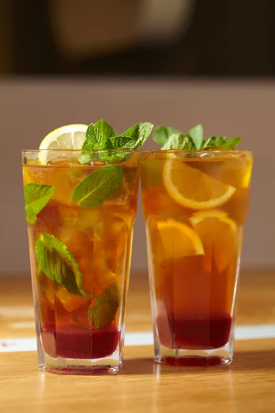 Limonada de verão em copos — Fotografia de Stock