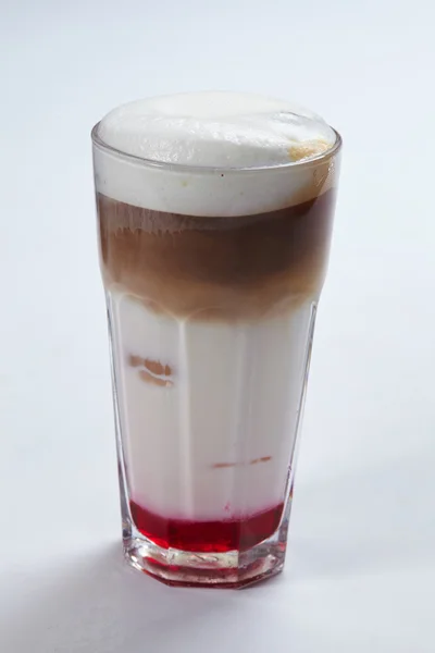 Macchiato de latte en vidrio —  Fotos de Stock