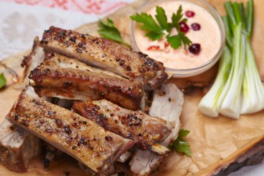 Soslu ızgara kaburga