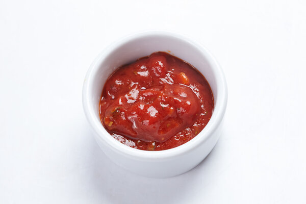 миска кетчупа вблизи
 