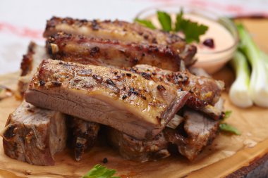 Soslu ızgara kaburga